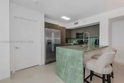 90 Alton #2304, Miami Beach, FL 33139 - Photo 7