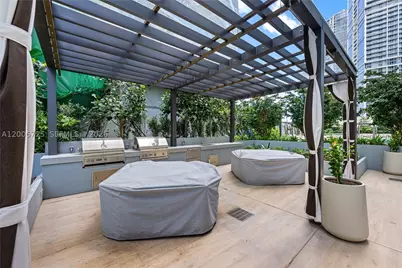 77 SE 5th #1505, Miami, FL 33131 - Photo 9