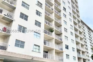 400 Kings Point, Sunny Isles Beach, FL 33160 - Photo 21