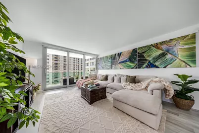 1000 West #702, Miami Beach, FL 33139 - Photo 25