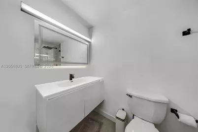 1000 West #702, Miami Beach, FL 33139 - Photo 15