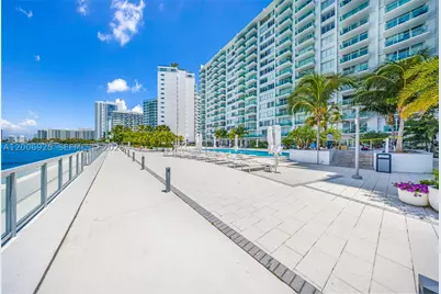 1000 West #702, Miami Beach, FL 33139 - Photo 19