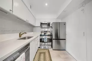 1000 W, Miami Beach, FL 33139 - Photo 9