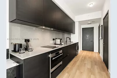 20 NE 11th #4202, Miami, FL 33132 - Photo 3