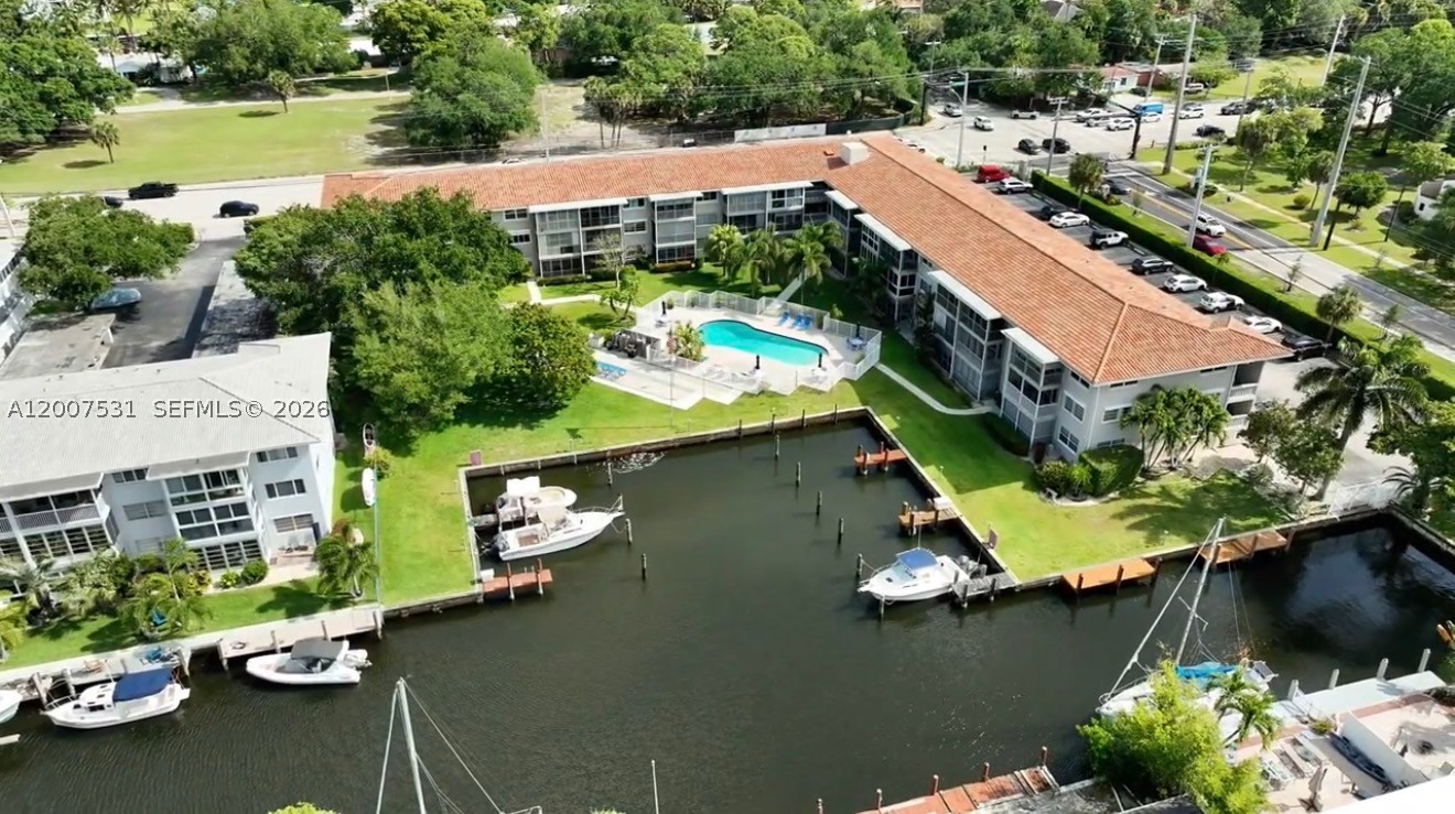 900 SW 12th #110 main architectural view