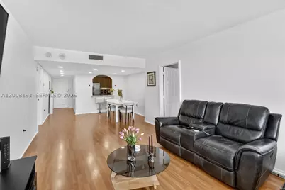 3675 N Country Club #410, Aventura, FL 33180 - Photo 3