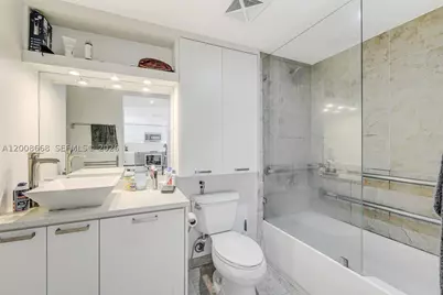 111 E Flagler #708, Miami, FL 33131 - Photo 13