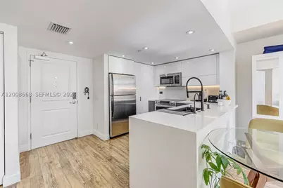 111 E Flagler #708, Miami, FL 33131 - Photo 5