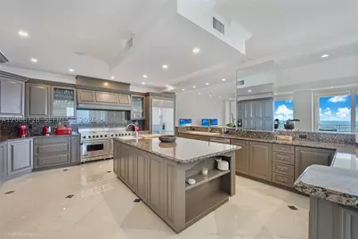3400 SW 27th #2202, Miami, FL 33133 - Photo 9
