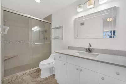 5825 Collins #2E, Miami Beach, FL 33140 - Photo 27