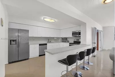 5825 Collins #2E, Miami Beach, FL 33140 - Photo 11
