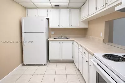 470 Executive Center #2D, West Palm Beach, FL 33401 - Photo 3