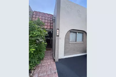 295 Jacaranda #20, Plantation, FL 33324 - Photo 3