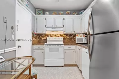 400 S Cypress #424, Pompano Beach, FL 33060 - Photo 11