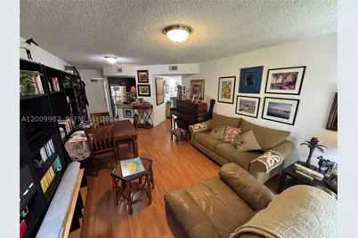 8225 Lake #404, Doral, FL 33166 - Photo 21