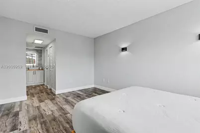 500 Bayview #727, Sunny Isles Beach, FL 33160 - Photo 29