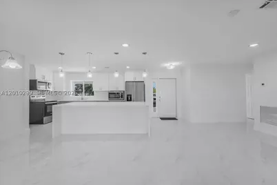 105 SE 45th, Cape Coral, FL 33904 - Photo 9