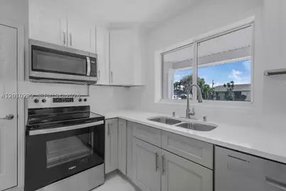 105 SE 45th, Cape Coral, FL 33904 - Photo 13