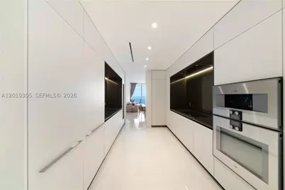 300 Biscayne Blvd #3503C, Miami, FL 33131 - Photo 23