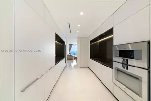 300 Biscayne Blvd, Miami, FL 33131 - Photo 23