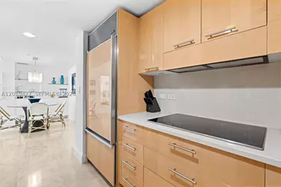6801 Collins #1215, Miami Beach, FL 33141 - Photo 5