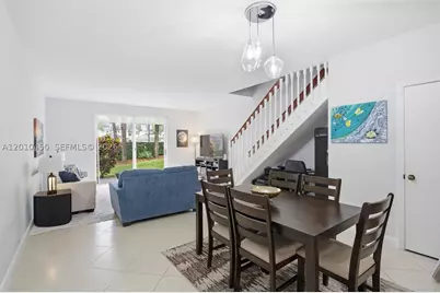 2132 Bahia, Weston, FL 33327 - Photo 3