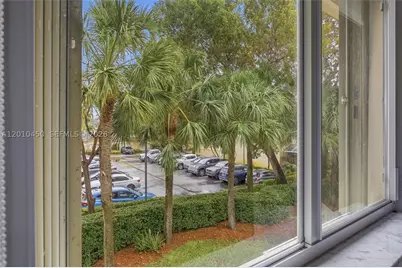 2132 Bahia, Weston, FL 33327 - Photo 15