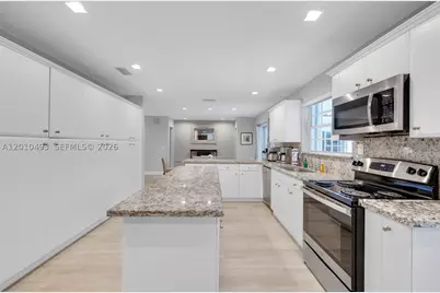 7711 Coquina, North Bay Village, FL 33141 - Photo 9
