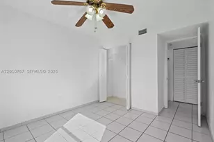 9431 Fontainebleau, Miami, FL 33172 - Photo 11