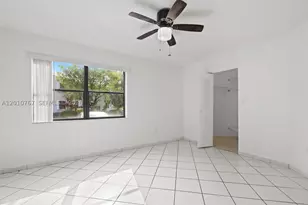 9431 Fontainebleau, Miami, FL 33172 - Photo 31