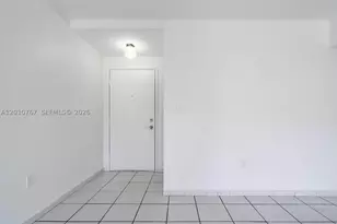 9431 Fontainebleau, Miami, FL 33172 - Photo 3
