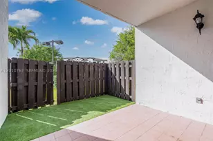 9431 Fontainebleau, Miami, FL 33172 - Photo 39