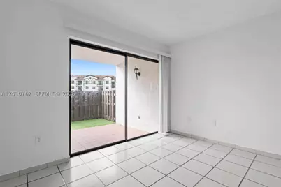 9431 Fontainebleau #112, Miami, FL 33172 - Photo 23