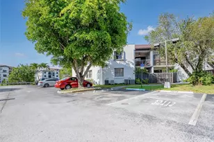 9431 Fontainebleau, Miami, FL 33172 - Photo 43