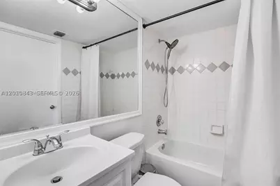 126 SW 17th #601, Miami, FL 33129 - Photo 13