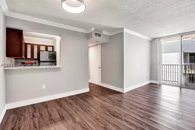 126 SW 17th #601, Miami, FL 33129 - Photo 5