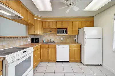 575 Oaks #508, Pompano Beach, FL 33069 - Photo 13