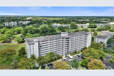 575 Oaks #508, Pompano Beach, FL 33069 - Photo 1