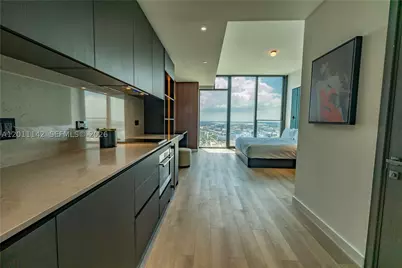 20 NE 11th #5306, Miami, FL 33132 - Photo 3