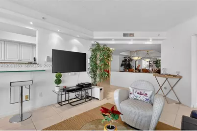 21205 Yacht Club #2409, Aventura, FL 33180 - Photo 5