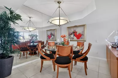21205 Yacht Club #2409, Aventura, FL 33180 - Photo 7