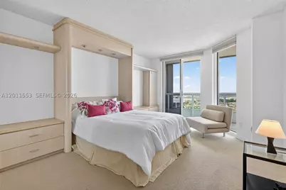 21205 Yacht Club #2409, Aventura, FL 33180 - Photo 23