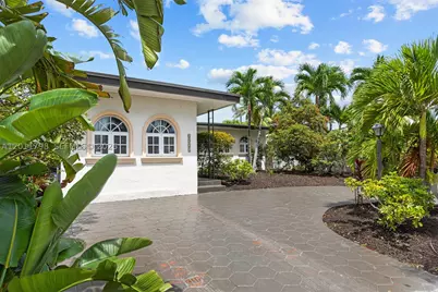 6921 Trouville Esplanade, Miami Beach, FL 33141 - Photo 1