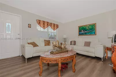 395 W 39th, Hialeah, FL 33012 - Photo 7