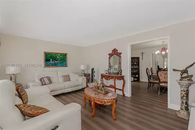 395 W 39th, Hialeah, FL 33012 - Photo 5
