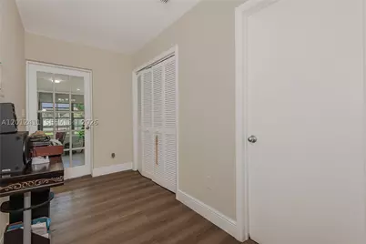 395 W 39th, Hialeah, FL 33012 - Photo 11