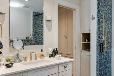 1040 Biscayne #1602, Miami, FL 33132 - Photo 21