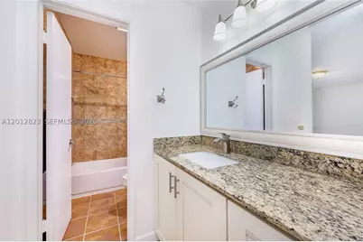 1007 NW 106th Ave, Miami, FL 33172 - Photo 21