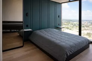 20 NE 11, Miami, FL 33132 - Photo 3