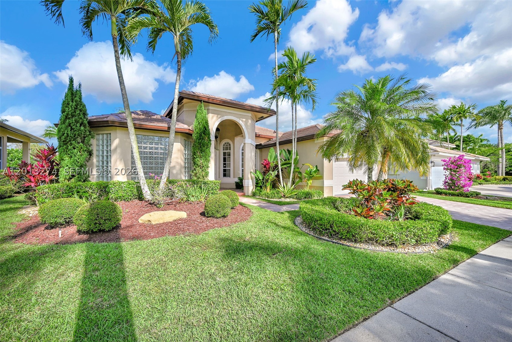 2553 Jardin - 2553 Jardin, Weston, FL 33327 Luxury Property | Jose Angel Pina